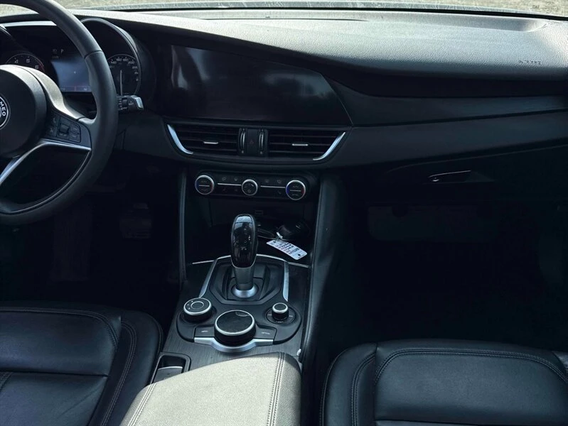 2017 Alfa Romeo Giulia - Image 12 of 12