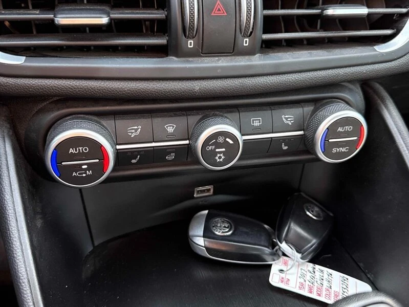 2017 Alfa Romeo Giulia - Image 11 of 12