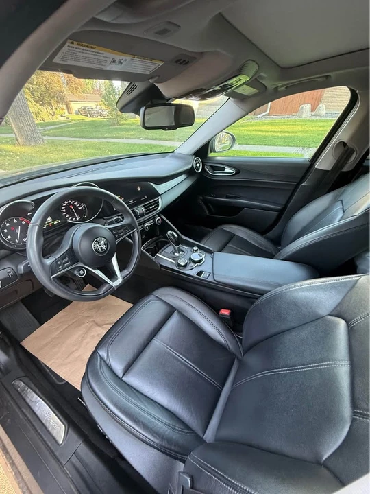 2017 Alfa Romeo Giulia - Image 6 of 13