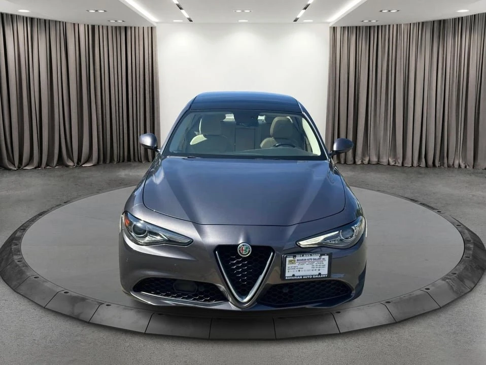 2017 Alfa Romeo Giulia - Image 9 of 20