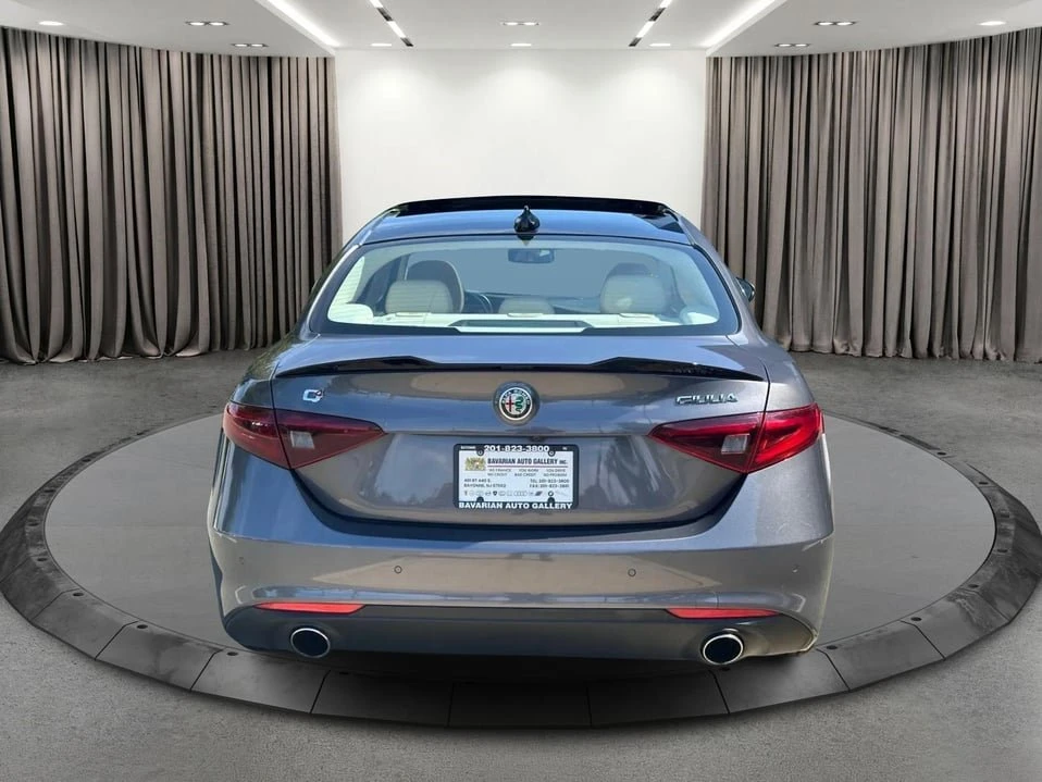 2017 Alfa Romeo Giulia - Image 4 of 20