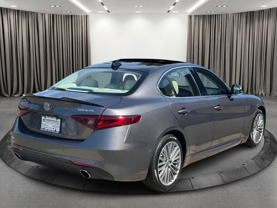 2017 Alfa Romeo Giulia - Image 6 of 20