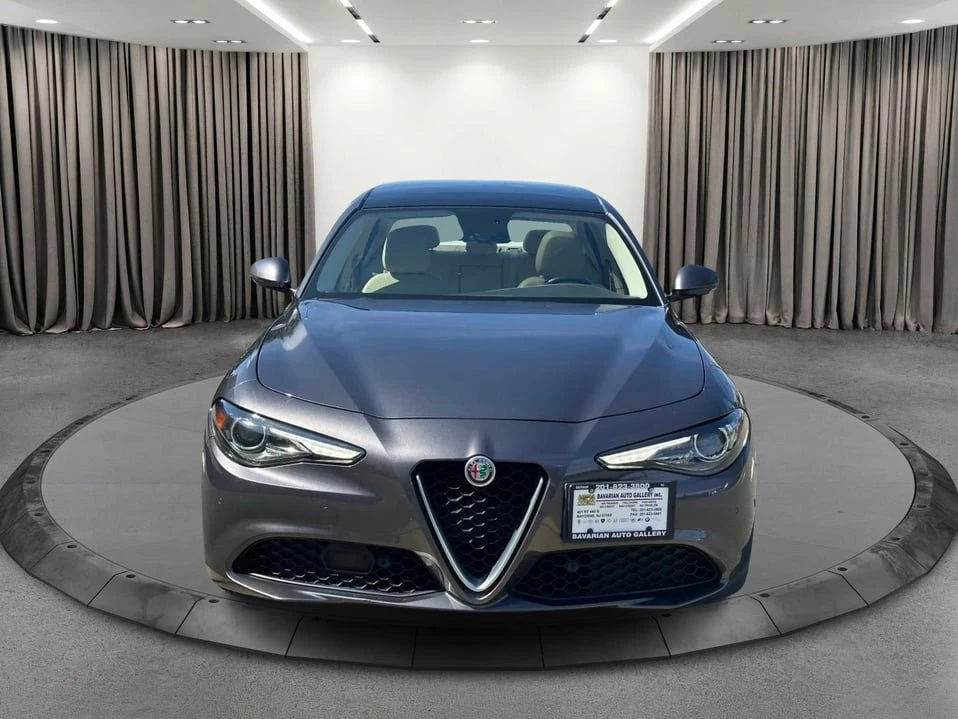 2017 Alfa Romeo Giulia - Image 8 of 20