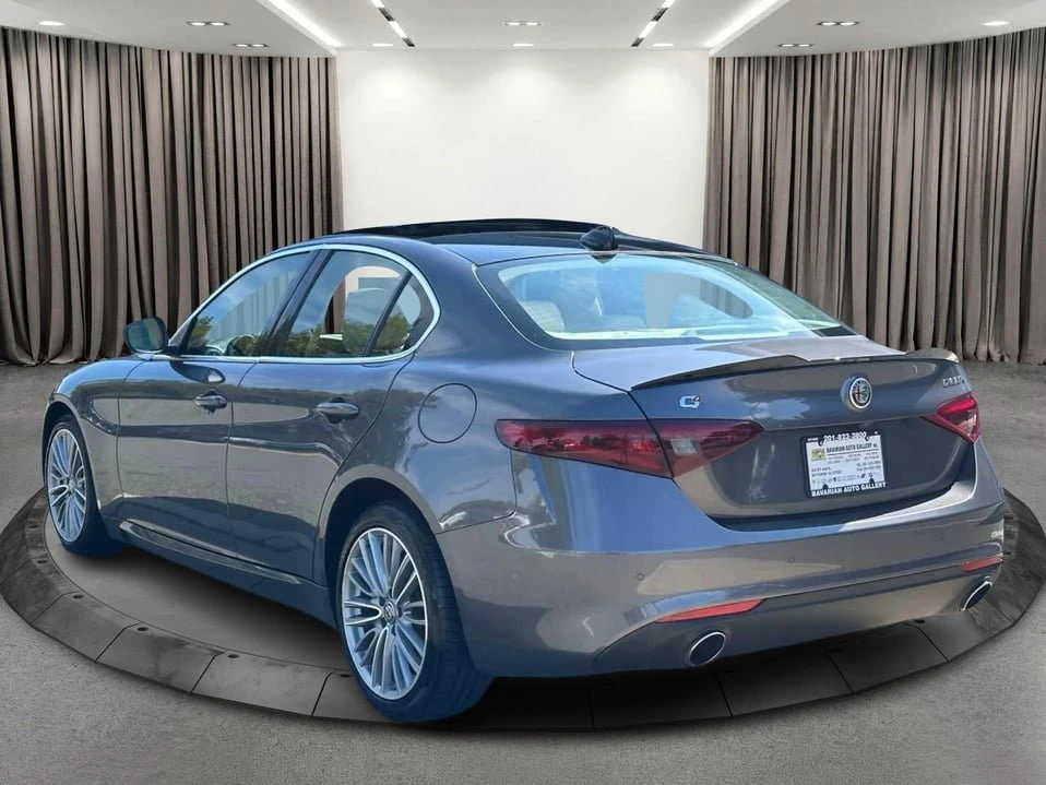 2017 Alfa Romeo Giulia - Image 3 of 20