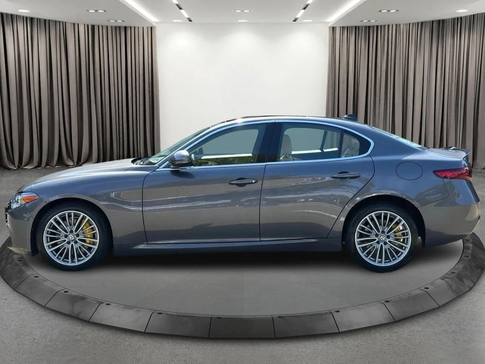2017 Alfa Romeo Giulia - Image 2 of 20
