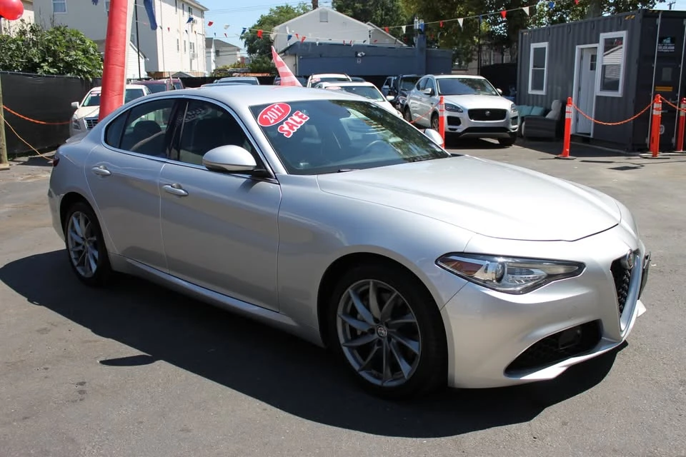 2017 Alfa Romeo Giulia - Image 4 of 17