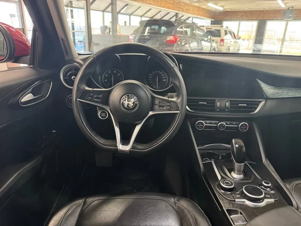 2017 Alfa Romeo Giulia - Image 13 of 20
