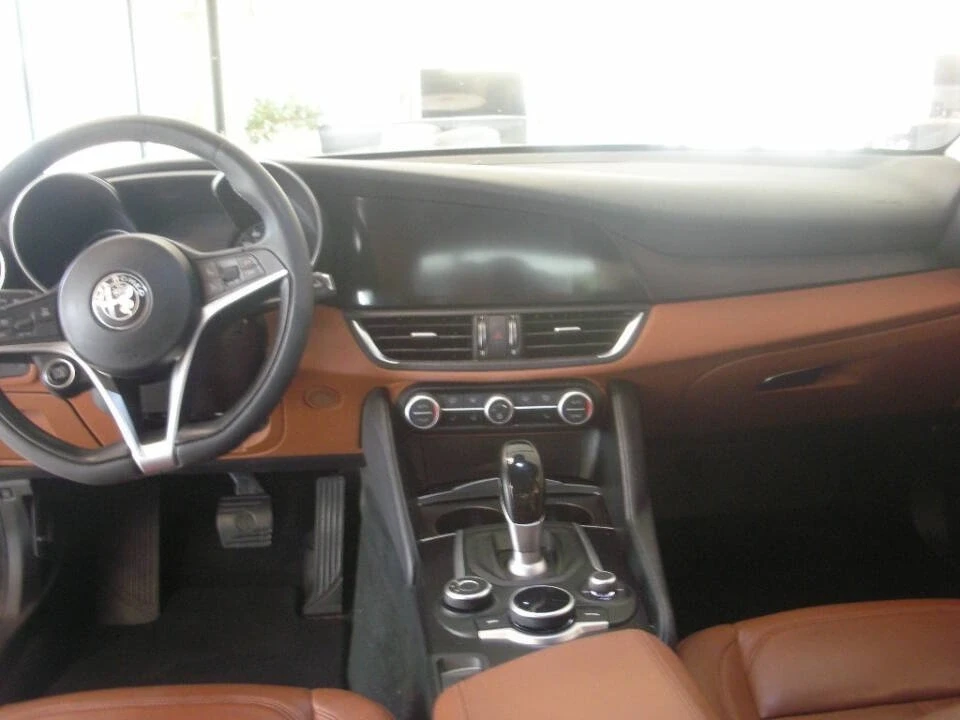 2017 Alfa Romeo Giulia - Image 6 of 6