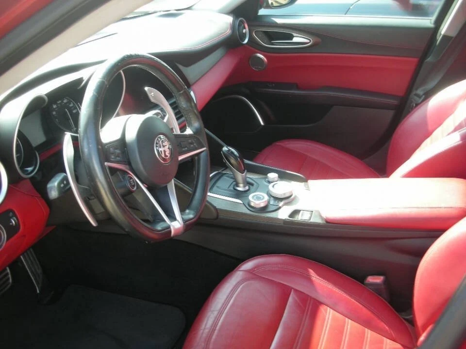 2017 Alfa Romeo Giulia - Image 5 of 7