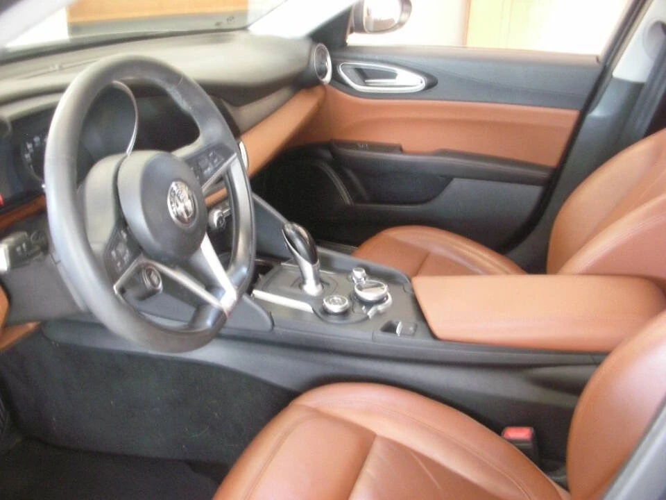 2017 Alfa Romeo Giulia - Image 4 of 6
