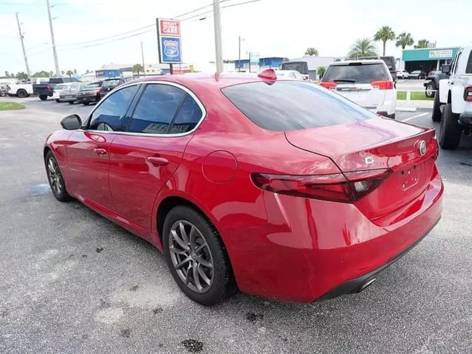 2017 Alfa Romeo Giulia - Image 5 of 16