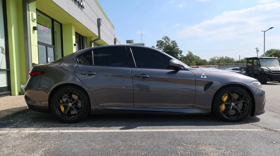2017 Alfa Romeo Giulia - Image 8 of 18