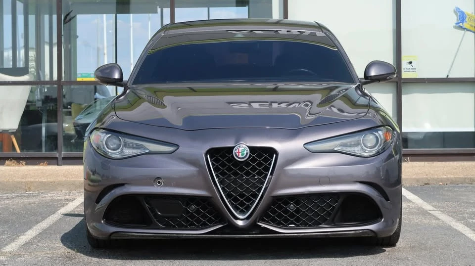 2017 Alfa Romeo Giulia - Image 2 of 18
