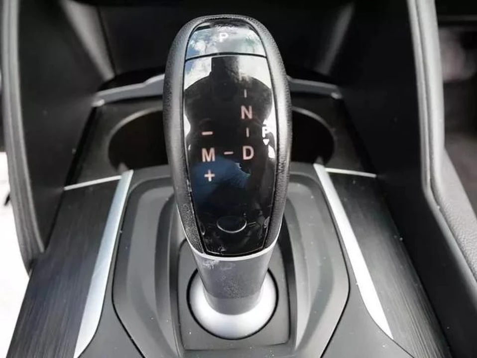 2017 Alfa Romeo Giulia - Image 12 of 16