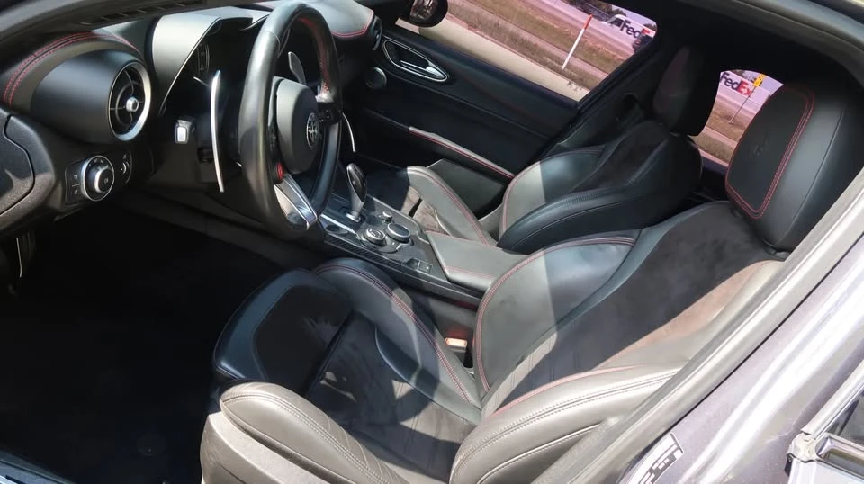 2017 Alfa Romeo Giulia - Image 16 of 18