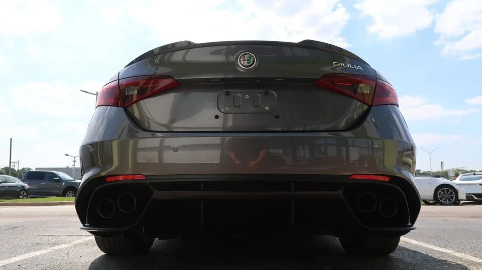 2017 Alfa Romeo Giulia - Image 10 of 18