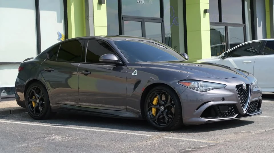 2017 Alfa Romeo Giulia - Image 5 of 18