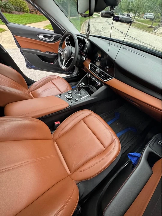 2017 Alfa Romeo Giulia - Image 8 of 10