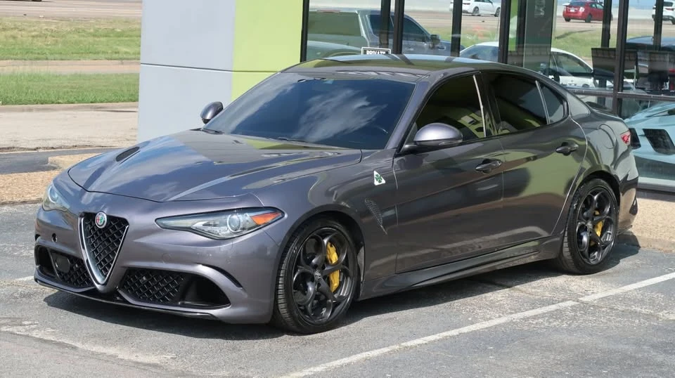 2017 Alfa Romeo Giulia - Image 6 of 18
