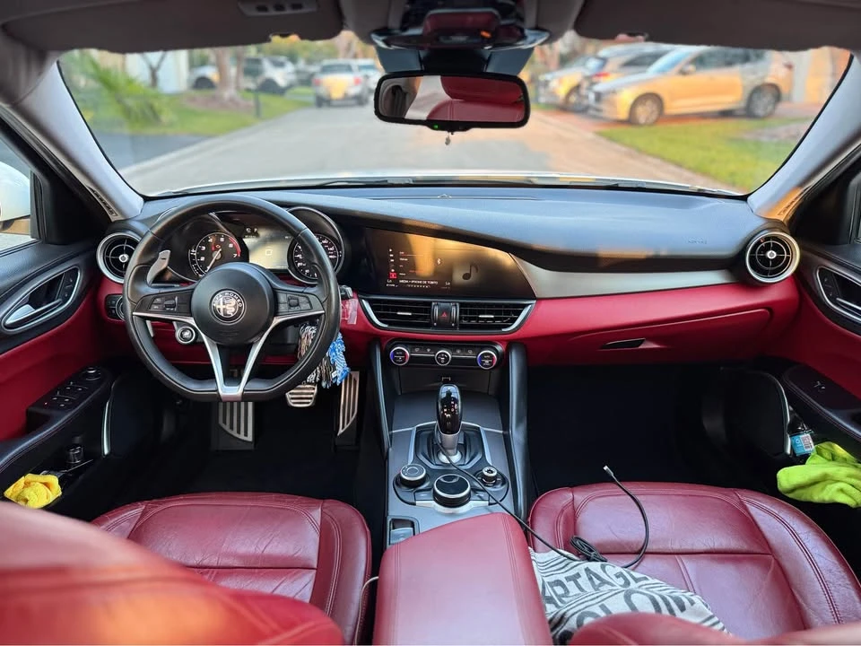 2017 Alfa Romeo Giulia - Image 13 of 15