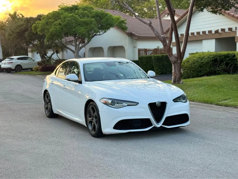 2017 Alfa Romeo Giulia - Image 14 of 15