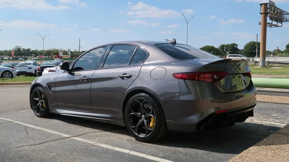 2017 Alfa Romeo Giulia - Image 12 of 18
