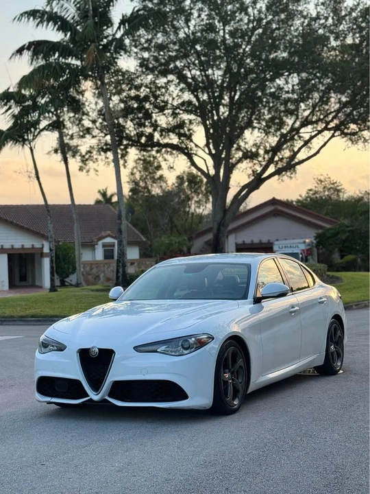 2017 Alfa Romeo Giulia - Image 3 of 15