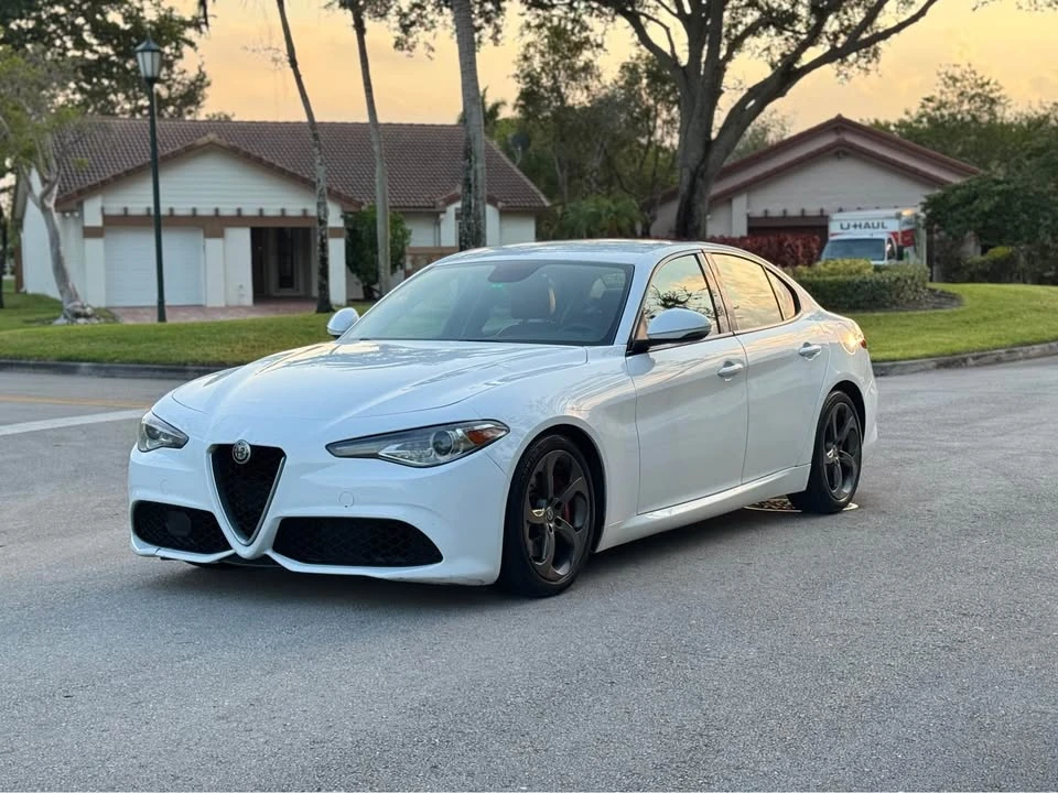 2017 Alfa Romeo Giulia - Image 4 of 15