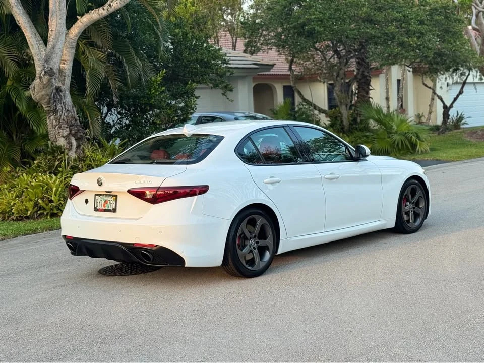 2017 Alfa Romeo Giulia - Image 9 of 15