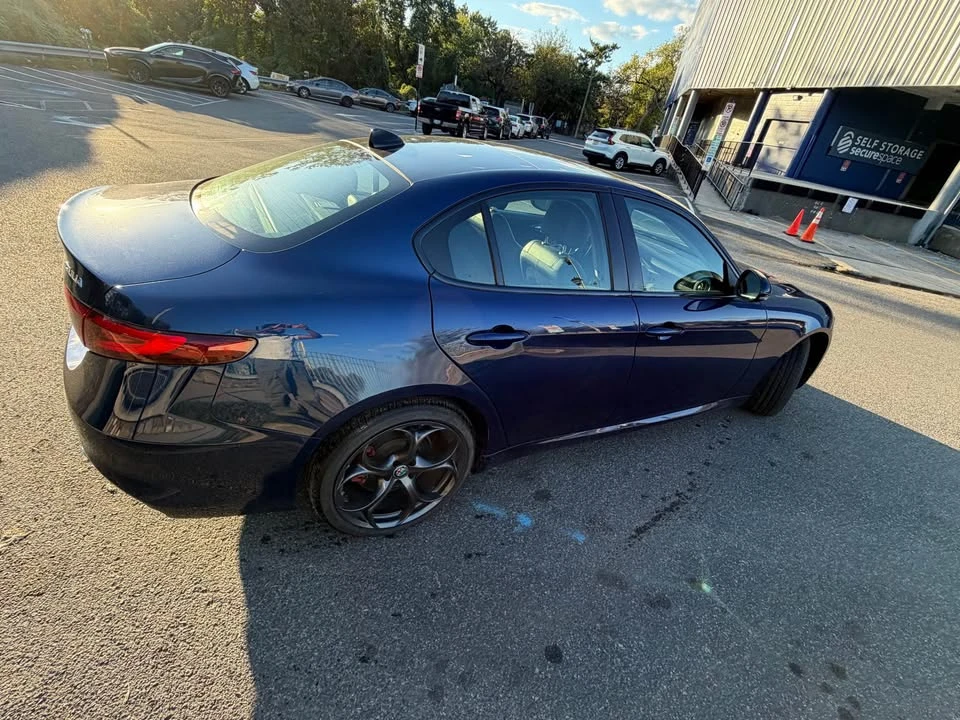 2017 Alfa Romeo Giulia - Image 6 of 16