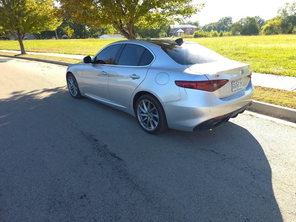 2017 Alfa Romeo Giulia - Image 6 of 15