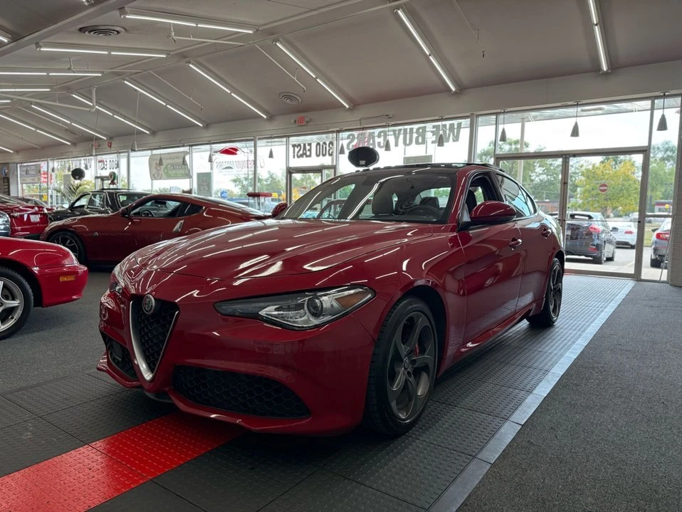2017 Alfa Romeo Giulia - Image 17 of 19
