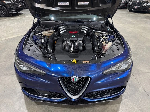 2017 Alfa Romeo Giulia - Image 19 of 20