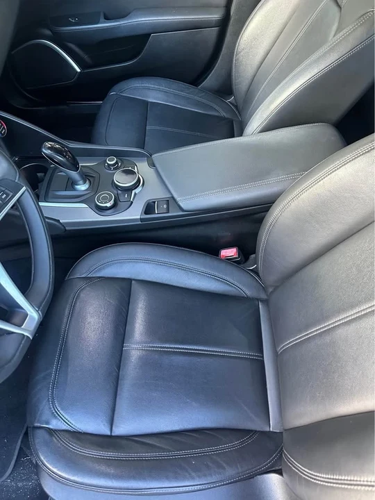 2017 Alfa Romeo Giulia - Image 6 of 10
