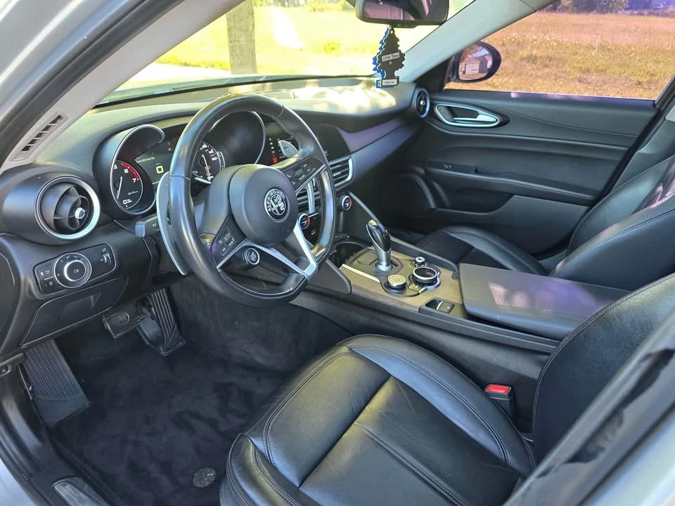 2017 Alfa Romeo Giulia - Image 8 of 15