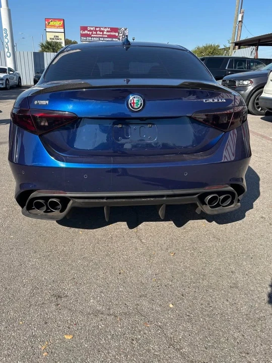 2017 Alfa Romeo Giulia - Image 6 of 10