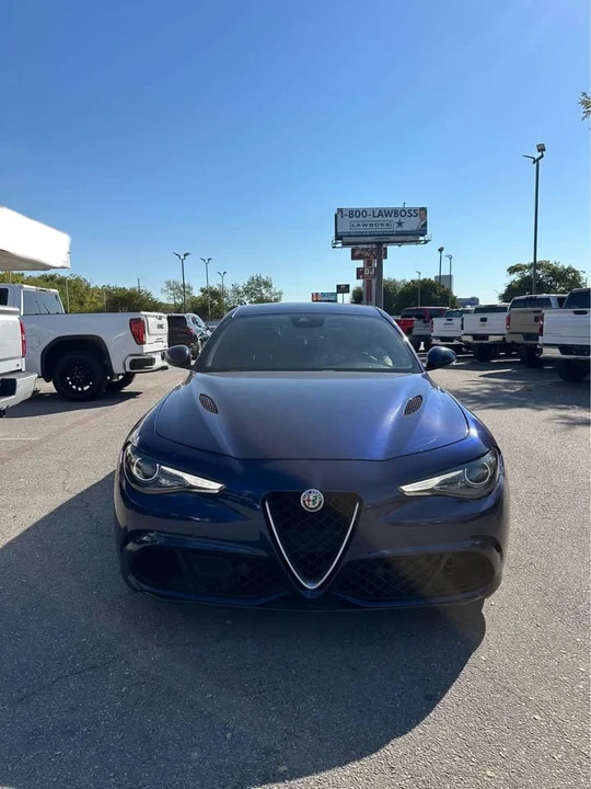 2017 Alfa Romeo Giulia - Image 3 of 8