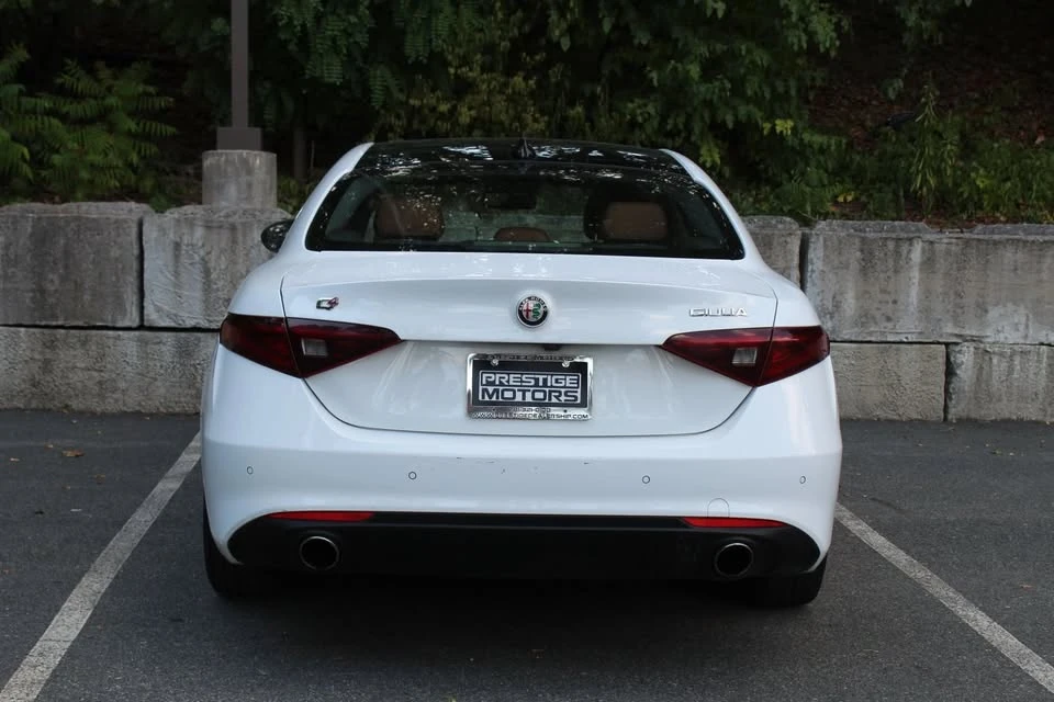 2017 Alfa Romeo Giulia - Image 6 of 19