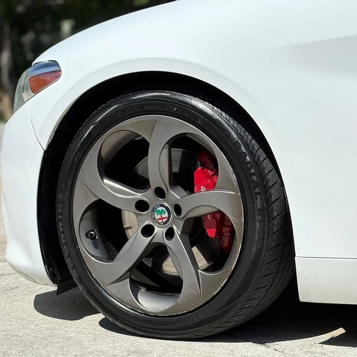 2017 Alfa Romeo Giulia - Image 6 of 18