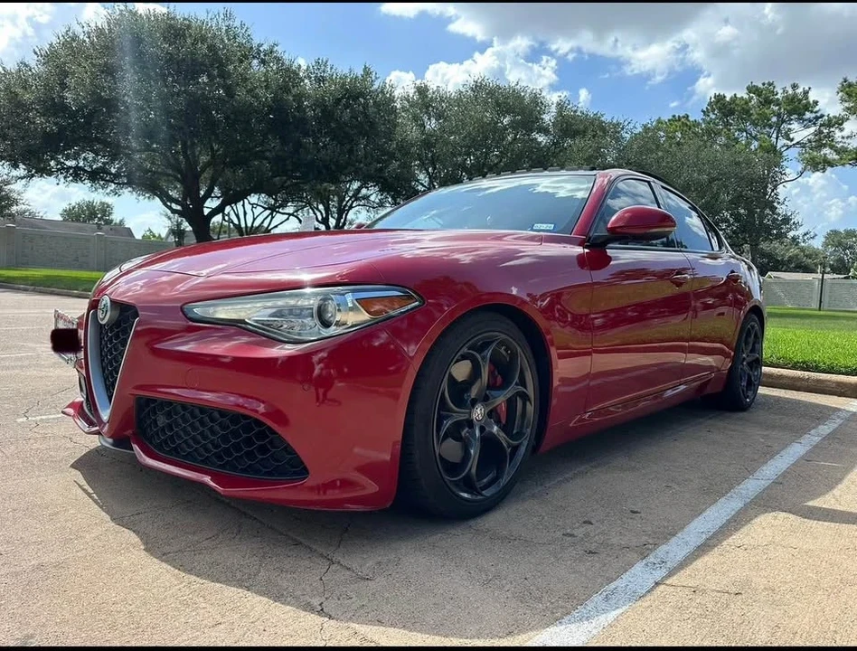 2017 Alfa Romeo Giulia - Image 2 of 8