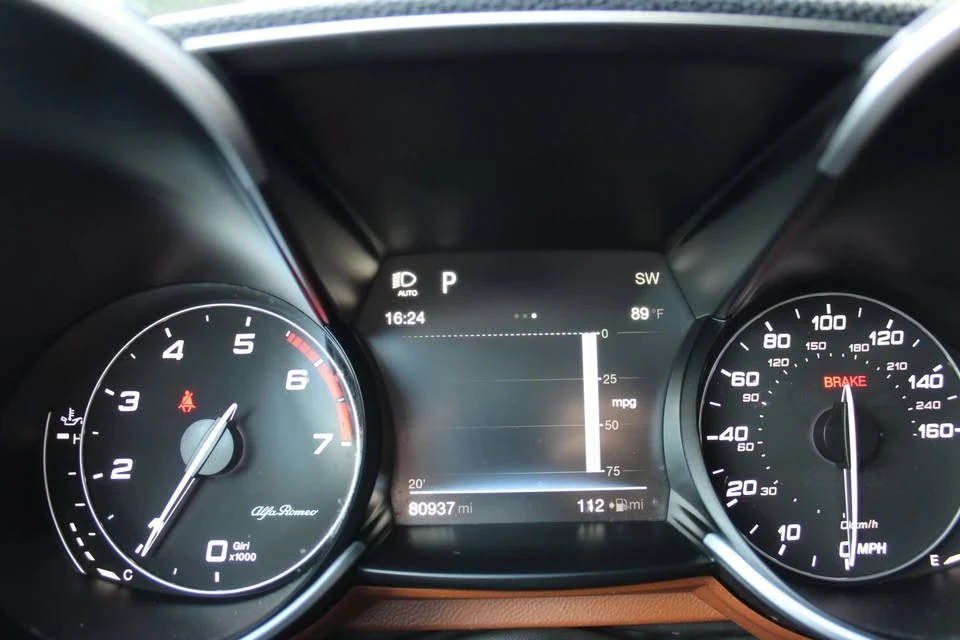2017 Alfa Romeo Giulia - Image 12 of 19