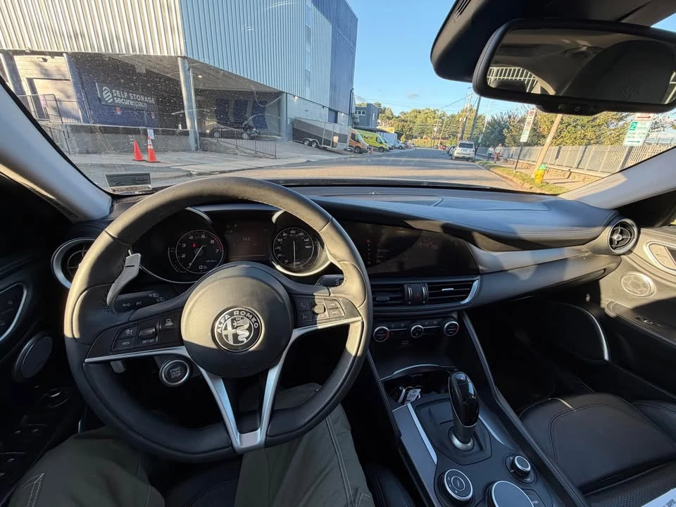 2017 Alfa Romeo Giulia - Image 8 of 16