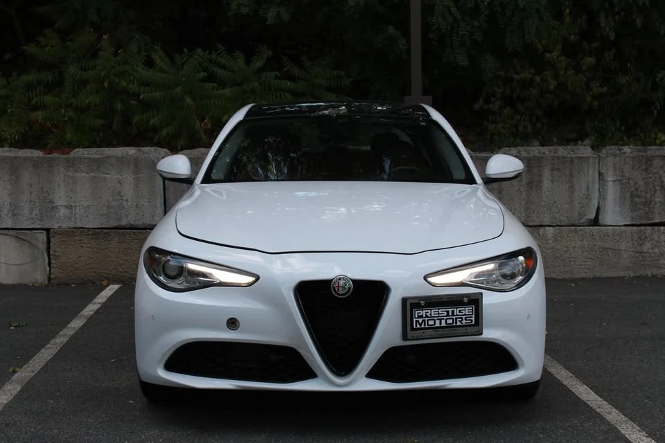 2017 Alfa Romeo Giulia - Image 3 of 19