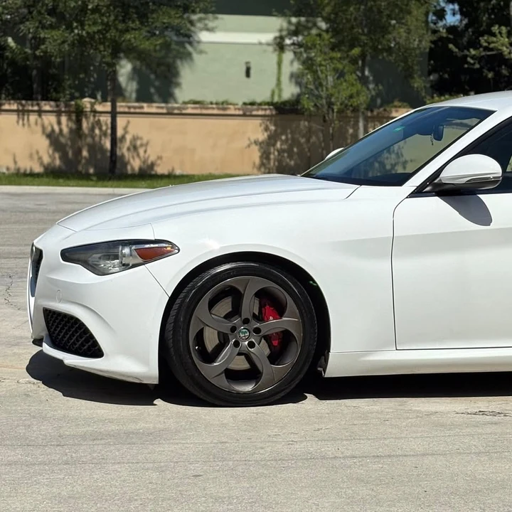 2017 Alfa Romeo Giulia - Image 3 of 18