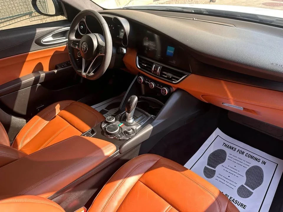 2017 Alfa Romeo Giulia - Image 18 of 19