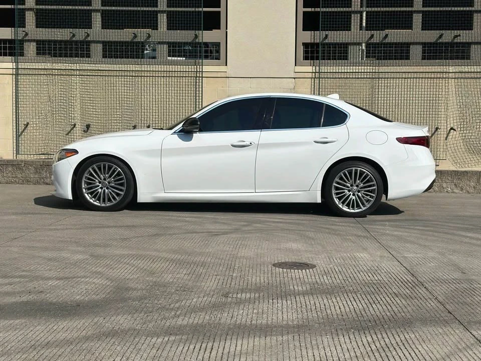 2017 Alfa Romeo Giulia - Image 3 of 19