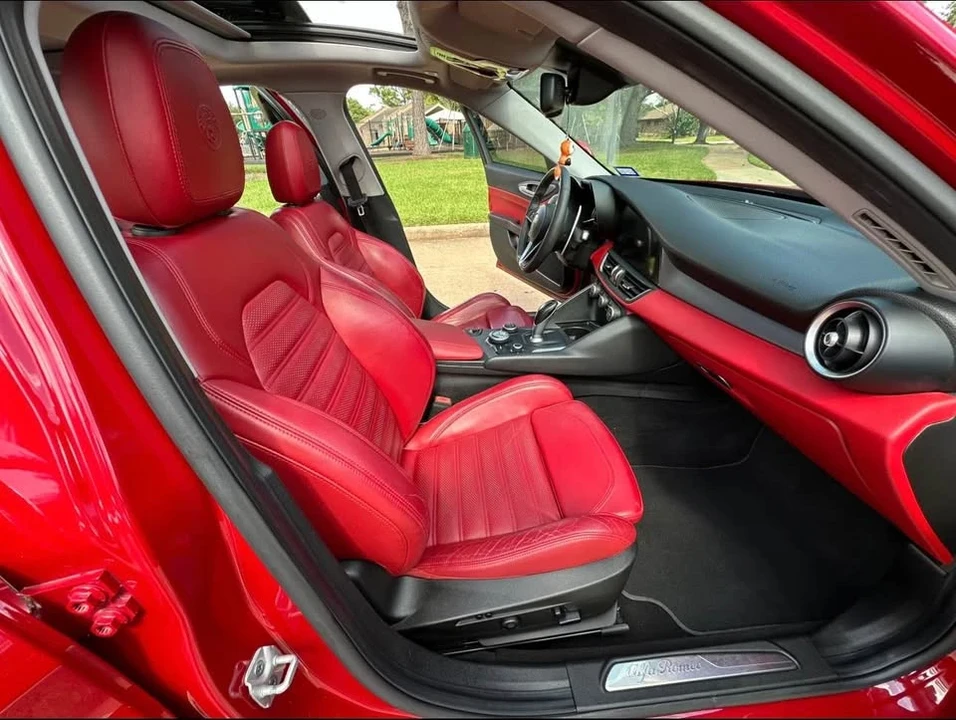 2017 Alfa Romeo Giulia - Image 6 of 8