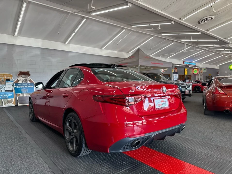2017 Alfa Romeo Giulia - Image 14 of 19