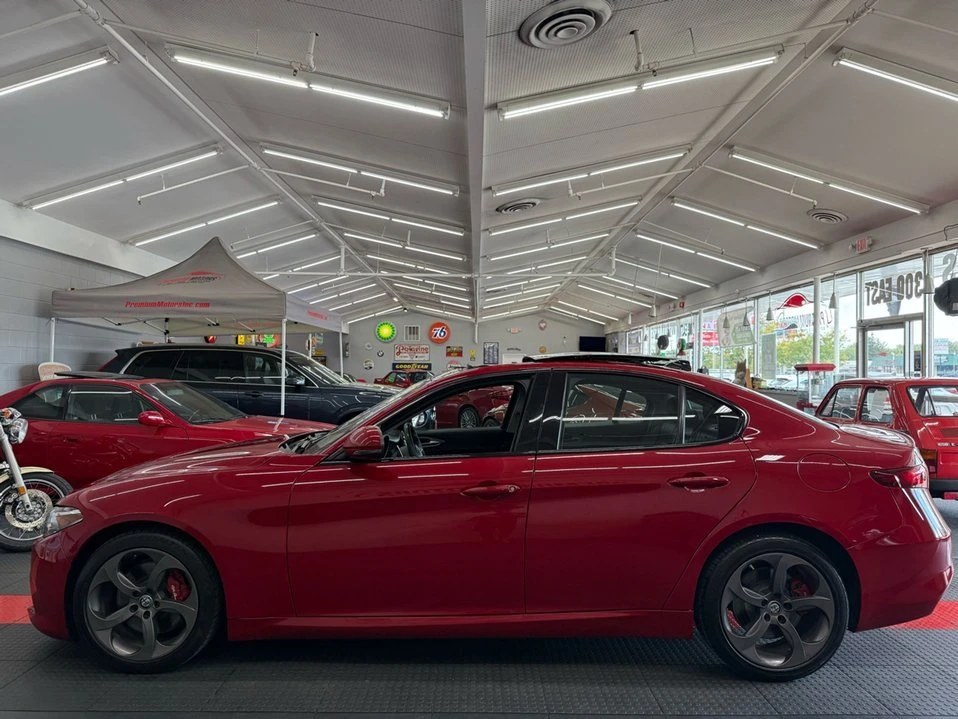 2017 Alfa Romeo Giulia - Image 18 of 19