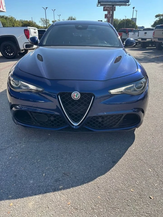 2017 Alfa Romeo Giulia - Image 2 of 10